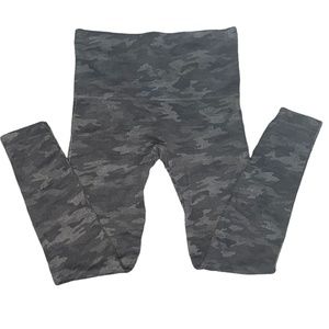 SPANX  Camo‎ Print Grey Leggings Sz M
